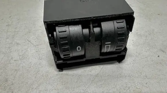 Volkswagen Caddy Headlight level height control switch 2K0941333A