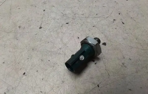 Volkswagen Golf VI Oil pressure sensor 036919081c