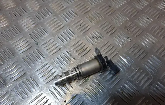 BMW 6 F12 F13 Camshaft vanos timing valve 7561265