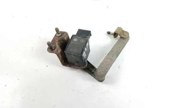 Mercedes-Benz E W211 Air suspension front height level sensor A0105427717