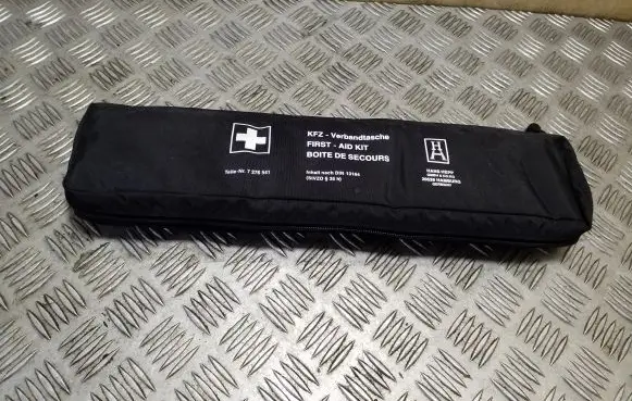 BMW 5 F10 F11 First aid kit 7276541
