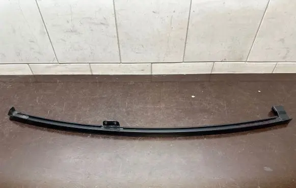 Toyota Prius (XW50) Front door windshield rail 