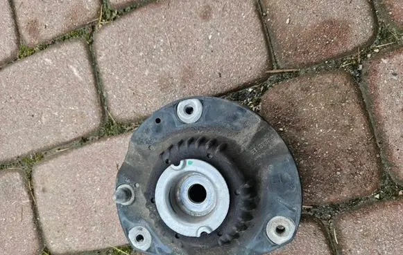 Opel Astra K Front upper strut mount 39028988