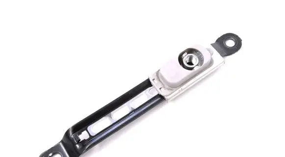 Suzuki Grand Vitara II Seat belt height adjuster 