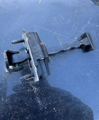Citroen C4 Grand Picasso Front door check strap stopper 
