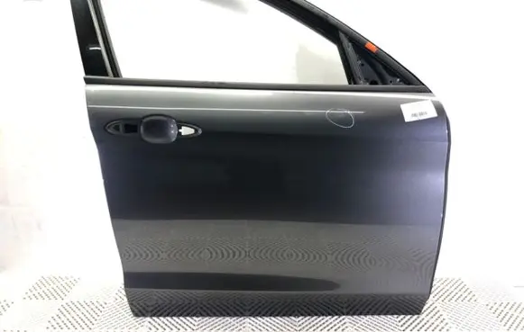 Alfa Romeo Stelvio Front door