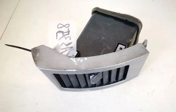 Mitsubishi Outlander Dash center air vent grill gn71114010 gn711-14010
