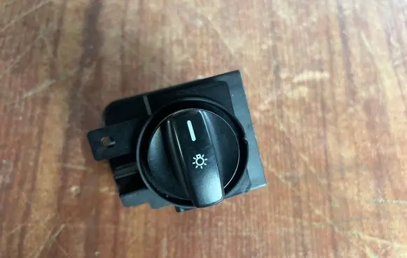 Mercedes-Benz A W169 Light switch 1695451004
