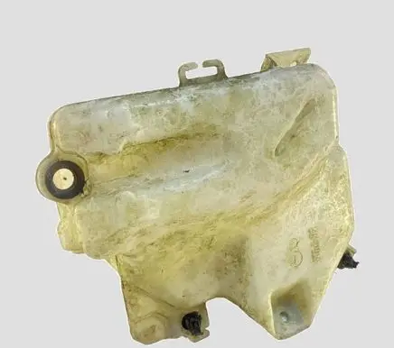 Mitsubishi Grandis Windshield washer fluid reservoir/tank