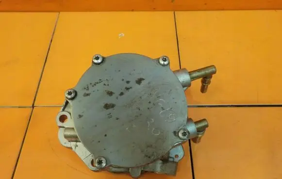 Land Rover Range Rover L405 Vacuum pump 704483130