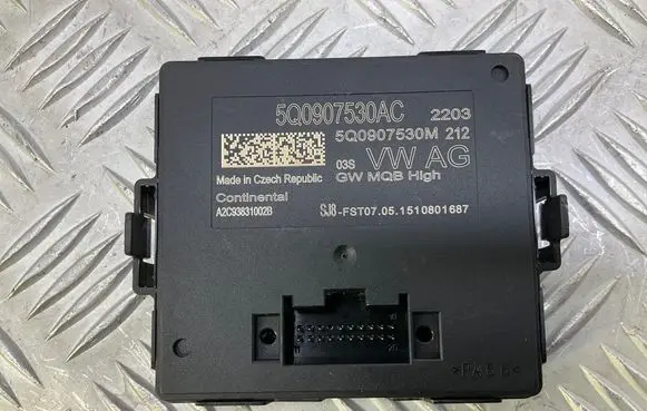 Volkswagen PASSAT B8 Gateway control module 5Q0907530AC 5Q0907530M