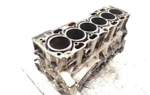 Volvo XC70 Engine block B6324S