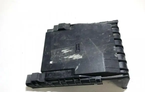 Volkswagen Touran I Fuse box set 1k0937132f