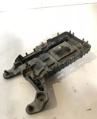 Volkswagen PASSAT B6 Battery box tray 1K0915333
