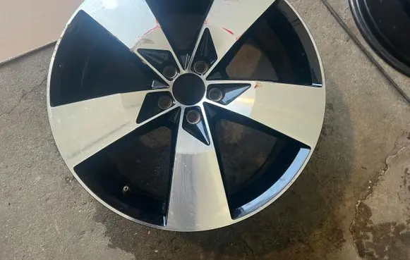 Volvo XC40 R19 alloy rim 
