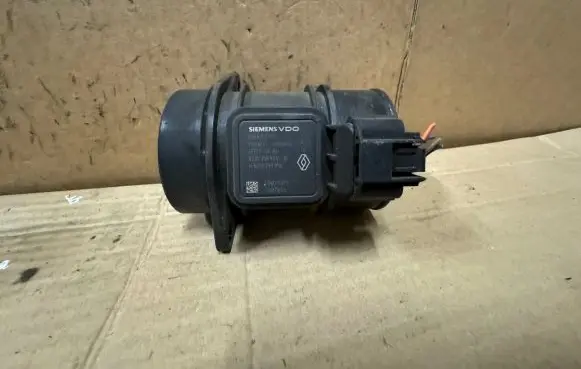 Renault Clio III Mass air flow meter 8200299956 8200358901 5WK97007