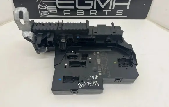 Mercedes-Benz E W212 Fuse module 2129005201 5DK00962038 2129024301