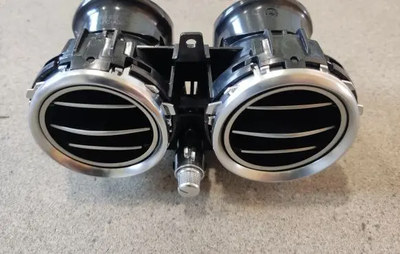 Mercedes-Benz E W213 Dash center air vent grill A2138307700