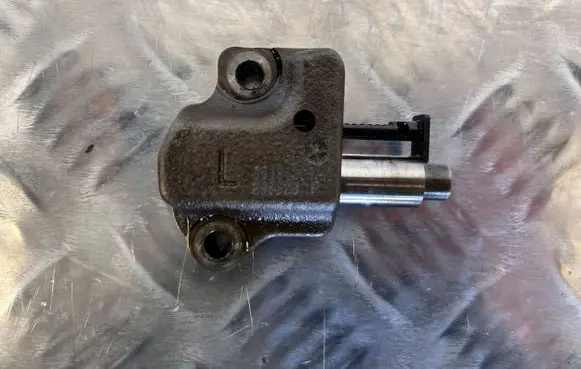 Maserati Levante Timing belt/chain tensioner 