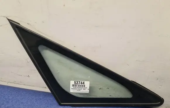 Mitsubishi Grandis Front door vent window glass four-door 