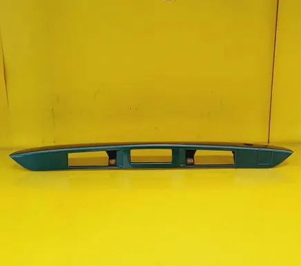 Trunk door license plate light bar