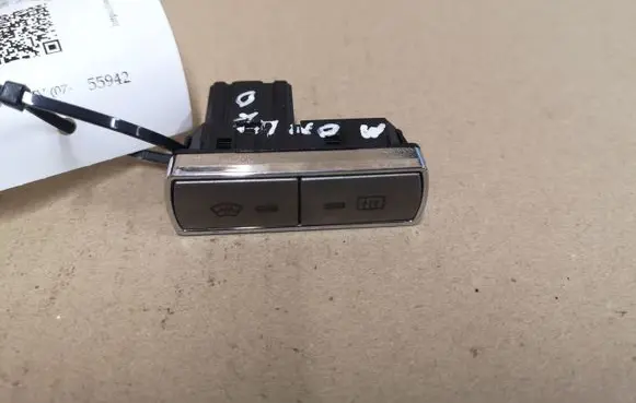 Ford Mondeo MK IV Windscreen/window heater switch 6M2T18K574AD