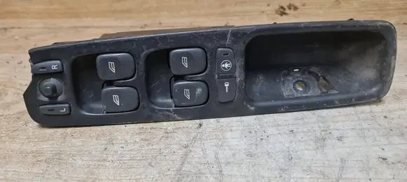 Volvo V70 Electric window control switch 8682949