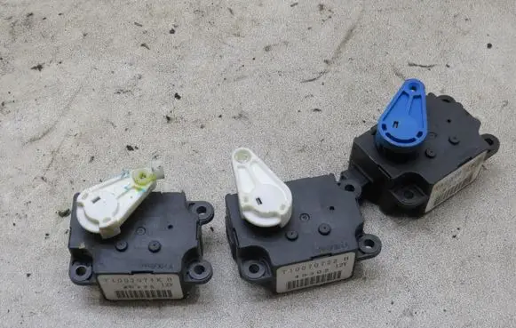 Subaru XV I A/C air flow flap actuator/motor GMAUTO4574097