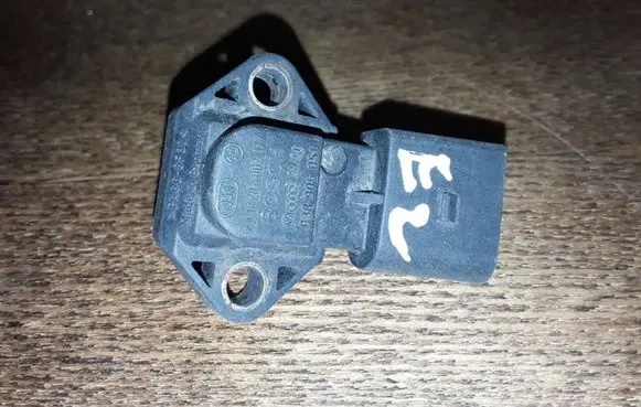 Audi A2 Air pressure sensor 0281002177