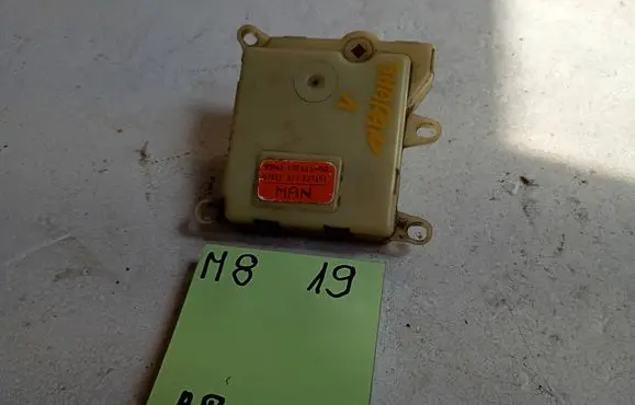 Mercedes-Benz A W168 Air flap motor/actuator 95NW19E616RA
