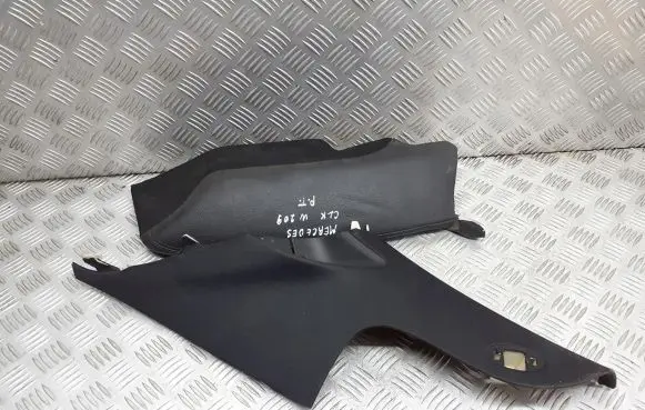 Mercedes-Benz CLK A209 C209 (D)pillar trim (top) A2096900625