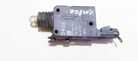 Opel Omega B1 Central locking motor 90460062 1101215