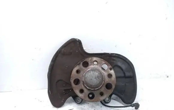 Mercedes-Benz C W204 Front wheel hub spindle knuckle A2044202544