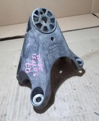 Audi Q7 4L Other engine bay part