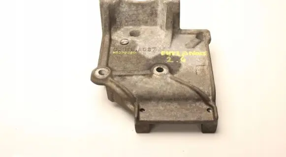 Mitsubishi Outlander Engine mounting bracket MR398285