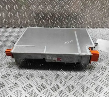 Voltage converter inverter