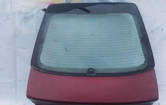 Honda Accord Tailgate/trunk/boot lid raudona