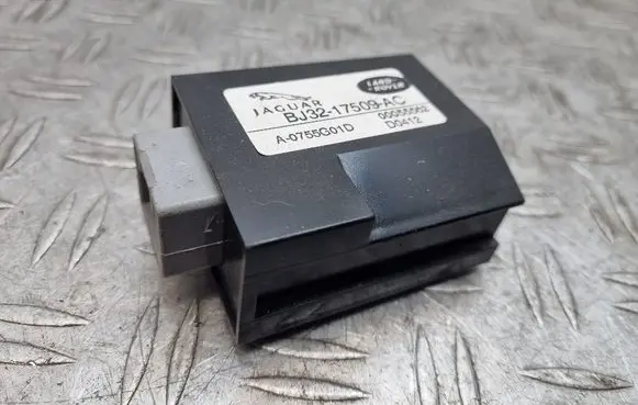 Land Rover Range Rover Evoque L538 Window wiper relay BJ3217509AC