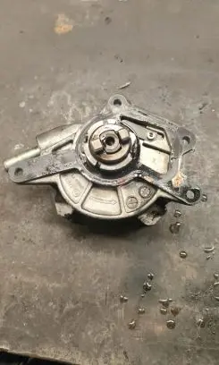 Mercedes-Benz ML W164 Vacuum pump A6422300165 6422300165 27S