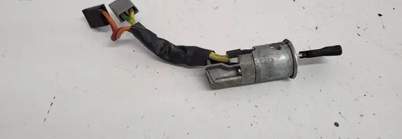 Renault Clio I Ignition lock 