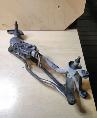 Mazda 5 Front wiper linkage and motor 1593000602