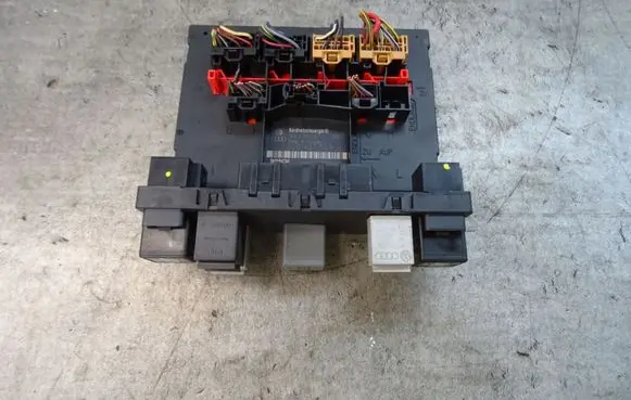 Volkswagen PASSAT B6 Comfort/convenience module 3C0937049A