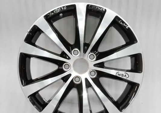 Chrysler 200 R18 alloy rim 