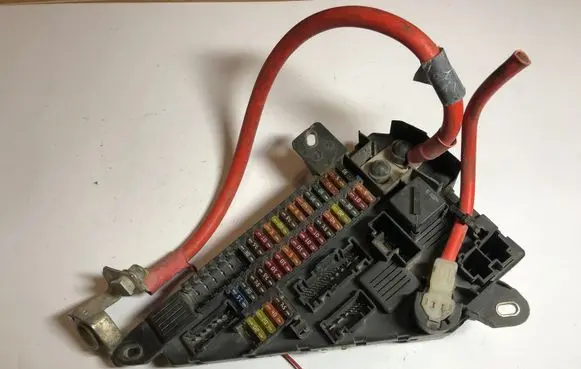 BMW 5 E60 E61 Fuse module 9138830 518956057 913883001