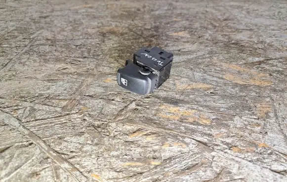Hyundai Tucson JM Electric window control switch