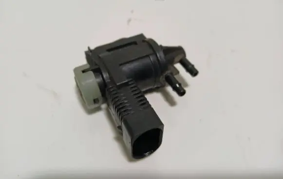 Audi A4 S4 B8 8K Turbo solenoid valve 1K0906283A