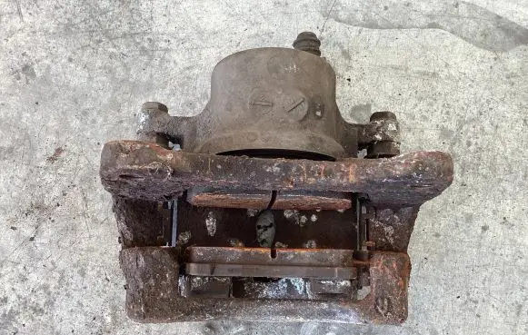 Toyota Prius (XW20) Front brake caliper S21A0V