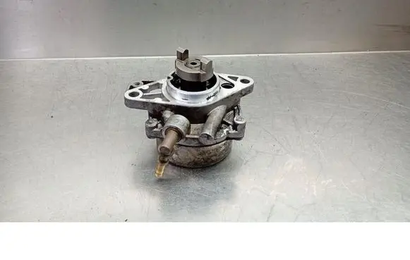 Opel Corsa D Vacuum pump 73501167