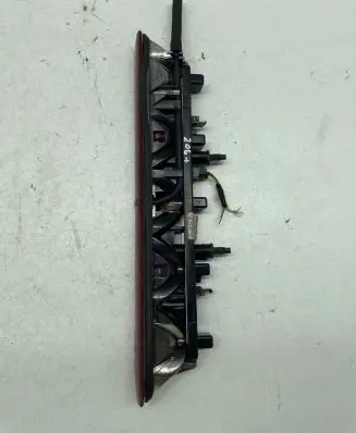 Peugeot 206+ Third/center stoplight E27168 S302
