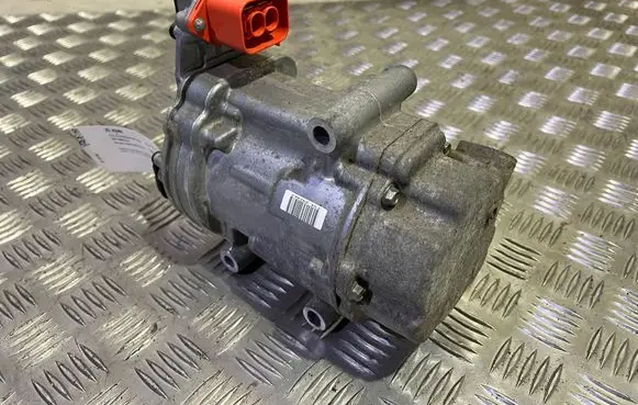 Nissan Leaf II (ZE1) Air conditioning (A/C) compressor (pump) 926005SA1A